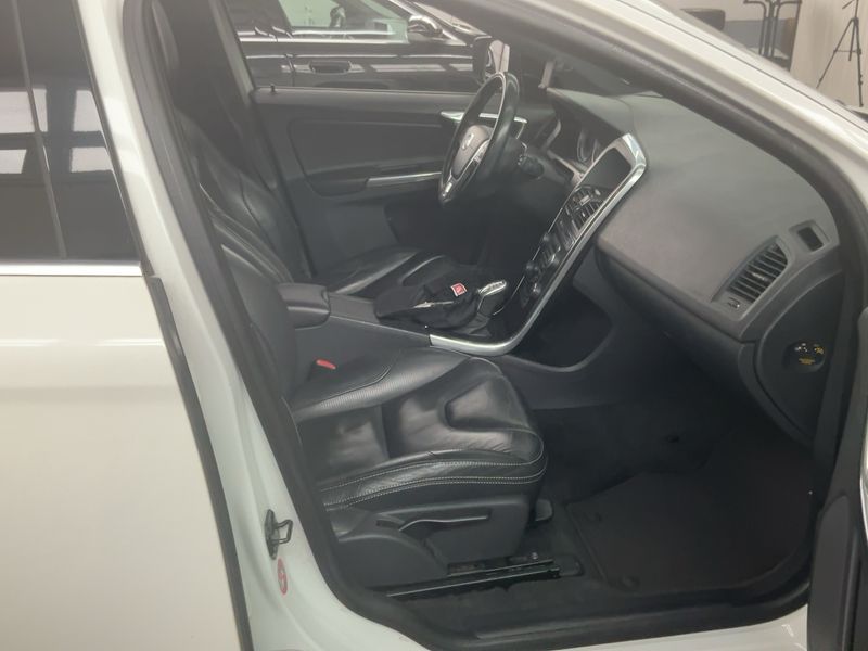Volvo XC60 2.4 D4 R-Design AWD 2013 – снимка 16