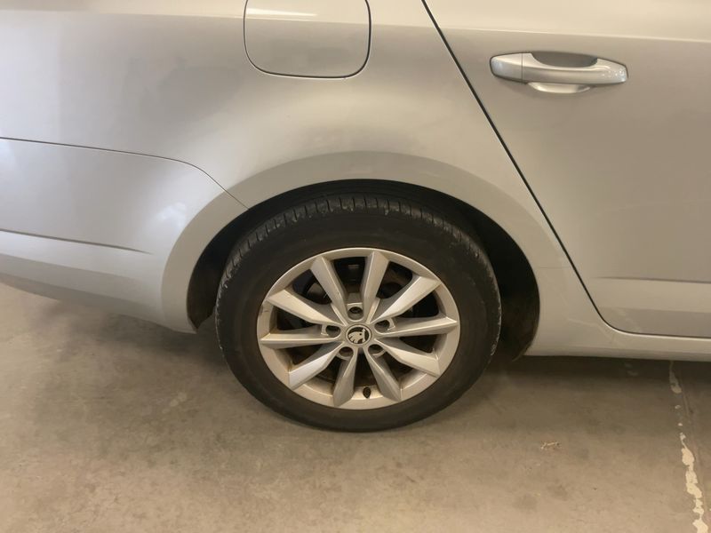 Skoda Octavia 1.6 TDI Ambition 2017 – снимка 9