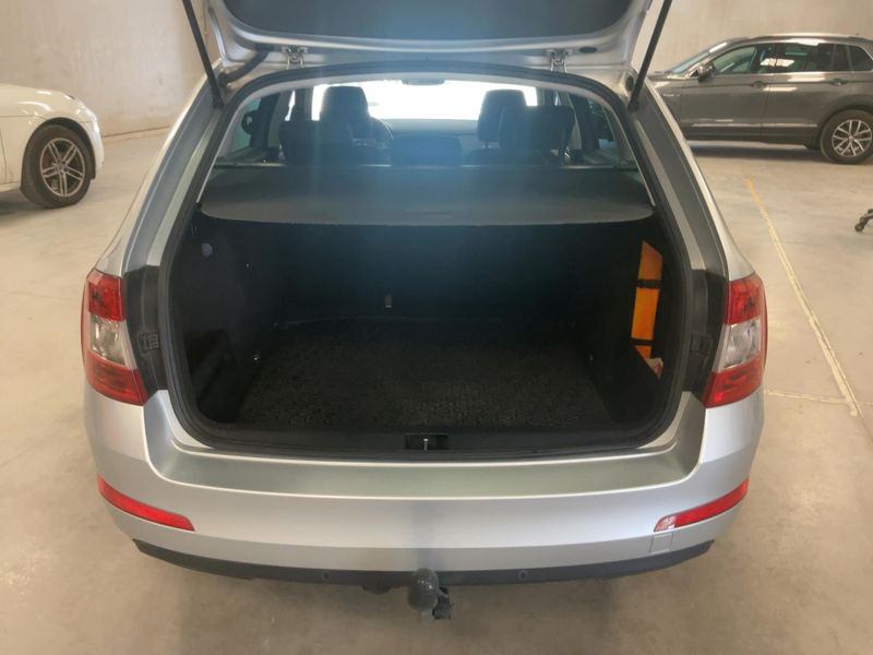 Skoda Octavia 1.6 TDI Ambition 2017 – снимка 15