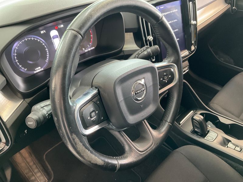 Volvo XC40 2.0 T4 Momentum AWD 2019 – снимка 23