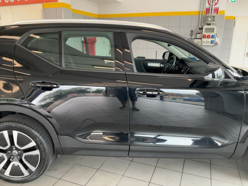 Volvo XC40 2.0 T4 Momentum AWD 2019 – снимка 10