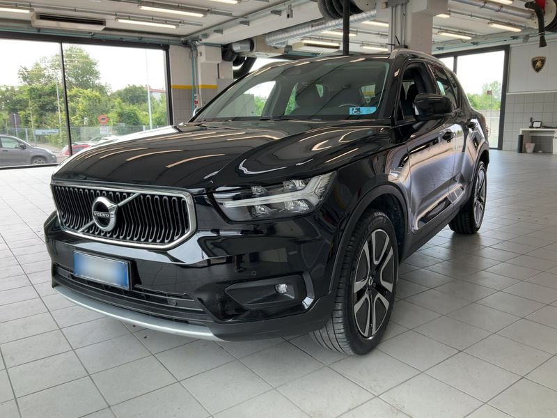 Volvo XC40 2.0 T4 Momentum AWD 2019 – снимка 1