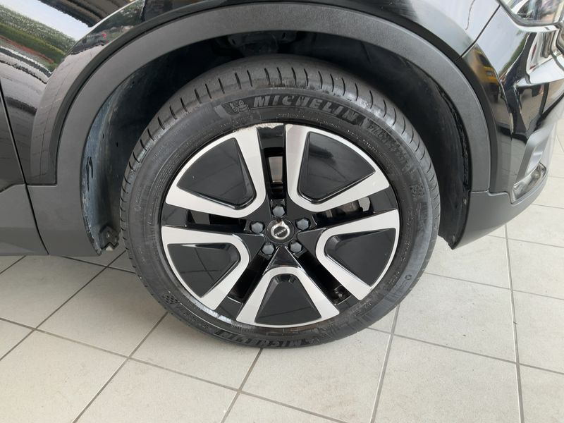 Volvo XC40 2.0 T4 Momentum AWD 2019 – снимка 11