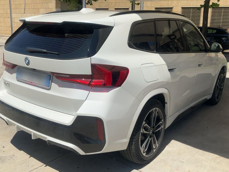 BMW iX1 eDrive 20 M Sport 2025 – снимка 8