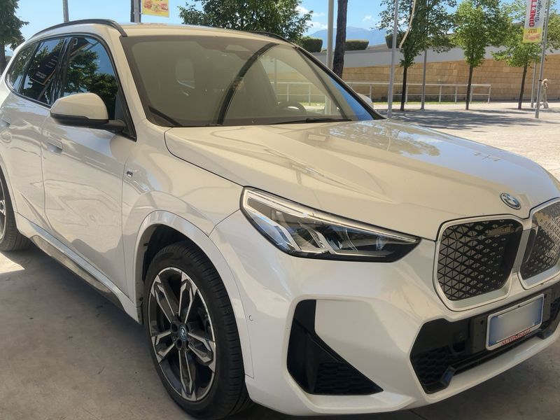 BMW iX1 eDrive 20 M Sport 2025 – снимка 12