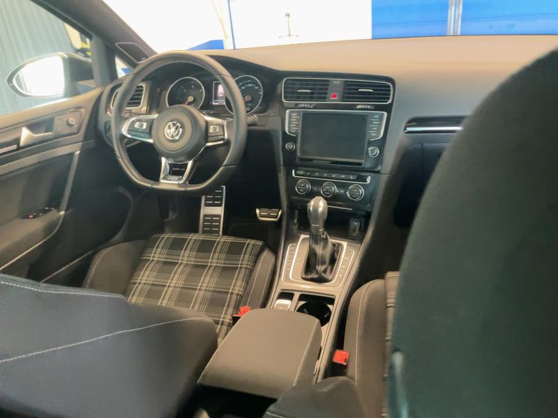 Volkswagen Golf VII 2.0 TDI GTD BlueMotion Tech 2016 – снимка 17
