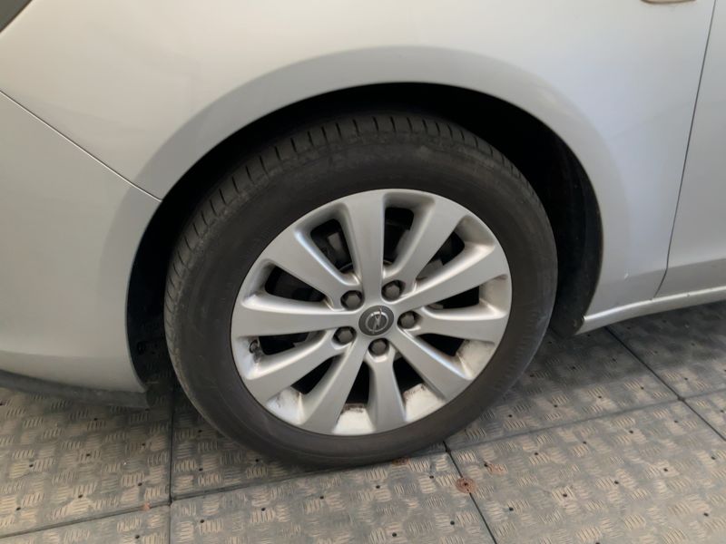 Opel Zafira Tourer 1.4 Turbo Innovation 2013 – снимка 3