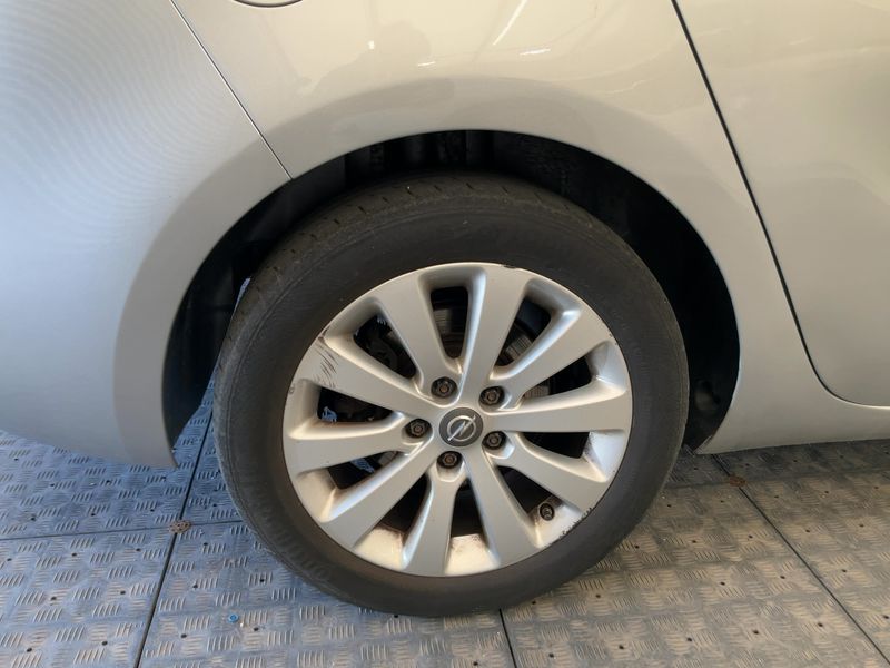 Opel Zafira Tourer 1.4 Turbo Innovation 2013 – снимка 9
