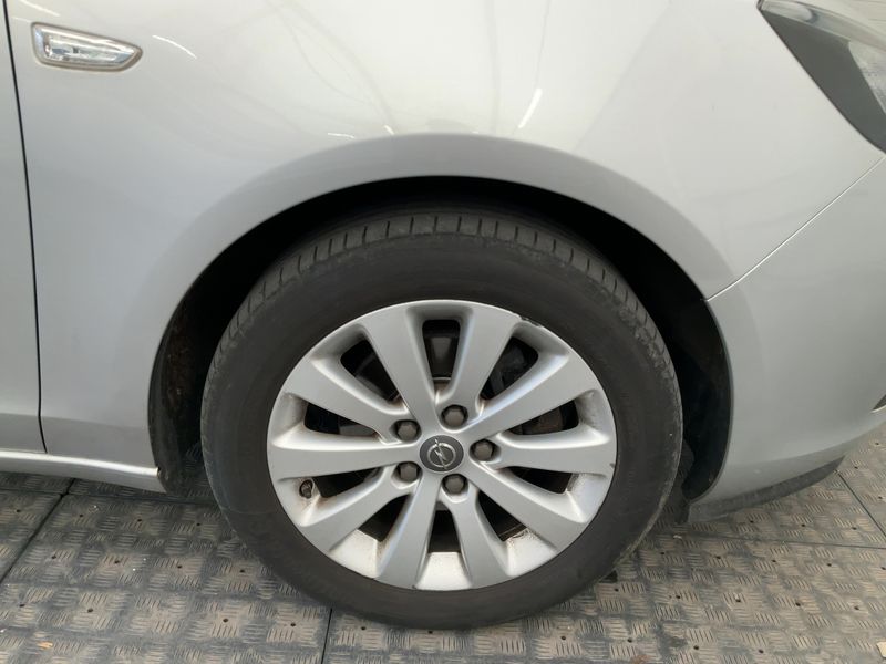 Opel Zafira Tourer 1.4 Turbo Innovation 2013 – снимка 11