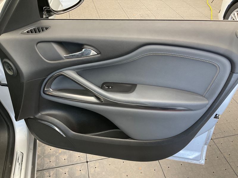 Opel Zafira Tourer 1.4 Turbo Innovation 2013 – снимка 39
