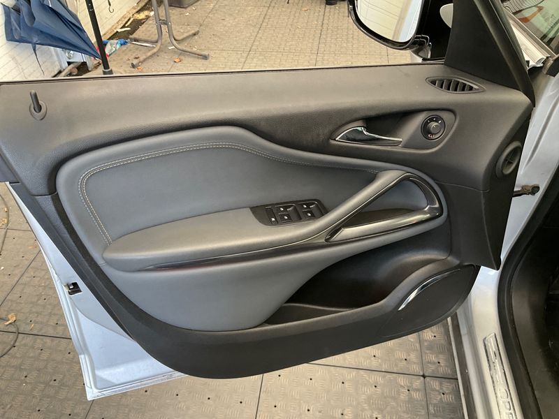Opel Zafira Tourer 1.4 Turbo Innovation 2013 – снимка 45