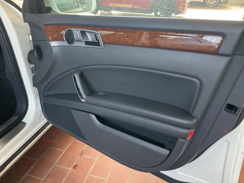 Volkswagen Phaeton 3.6 V6 FSI 4Motion 2014 – снимка 33