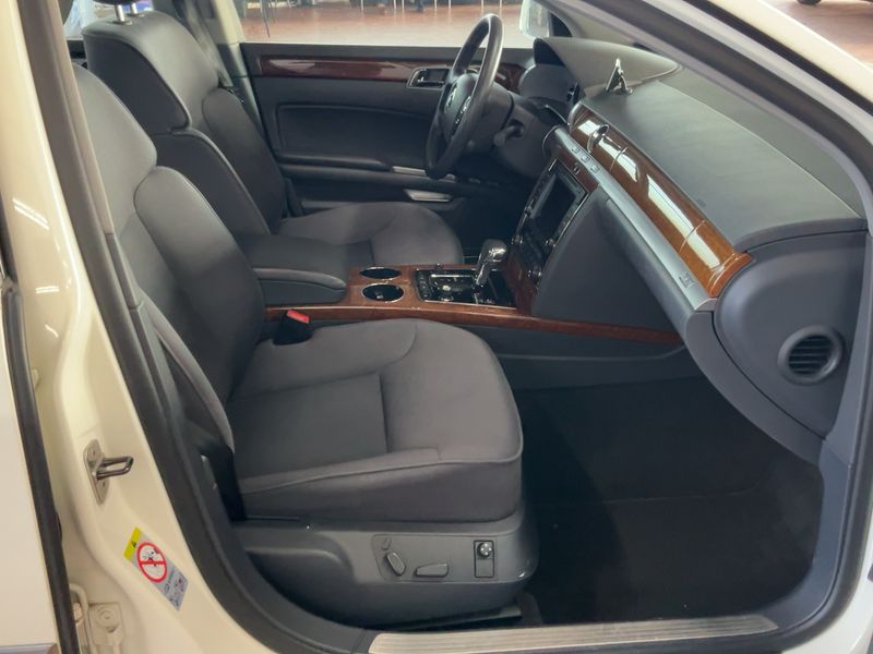 Volkswagen Phaeton 3.6 V6 FSI 4Motion 2014 – снимка 16