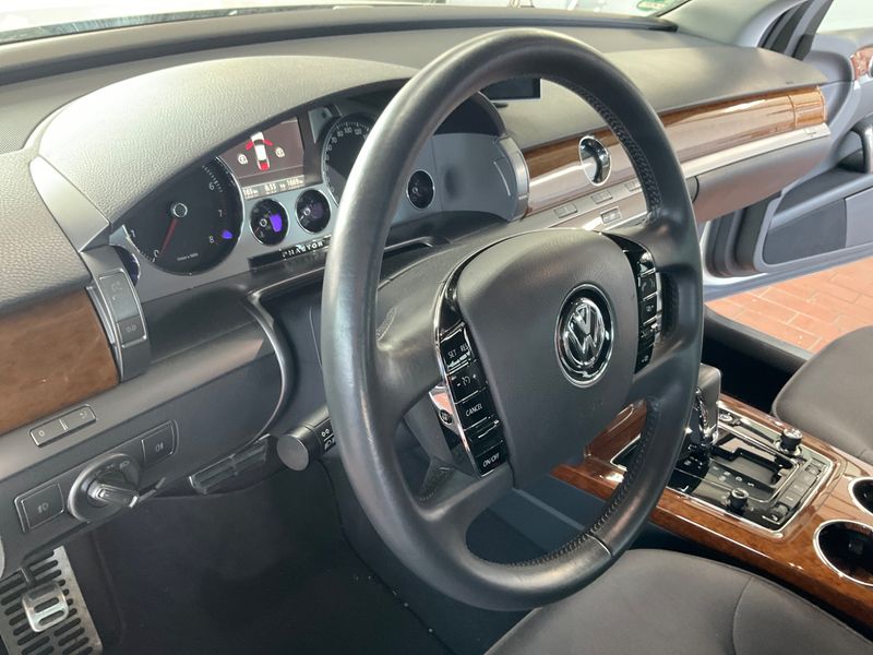 Volkswagen Phaeton 3.6 V6 FSI 4Motion 2014 – снимка 41
