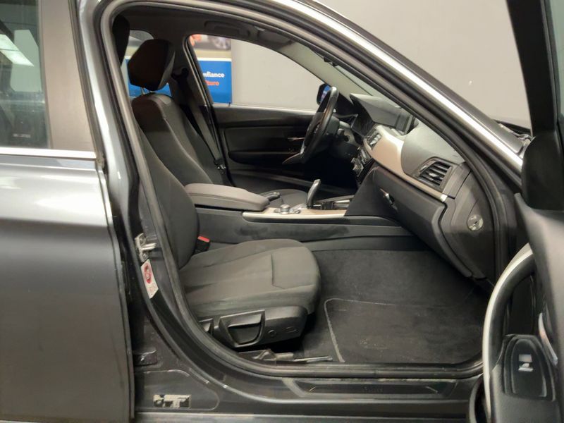 BMW 3er 320d EfficientDynamics Sport Line 2016 – снимка 11