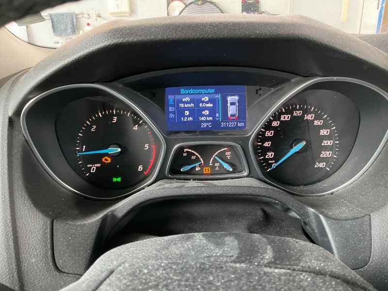 Ford Focus 2.0 TDCi Champions Edition 2012 – снимка 4