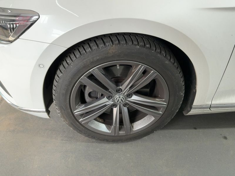 Volkswagen Passat 2.0 TSI Elegance 4Motion 2020 – снимка 3