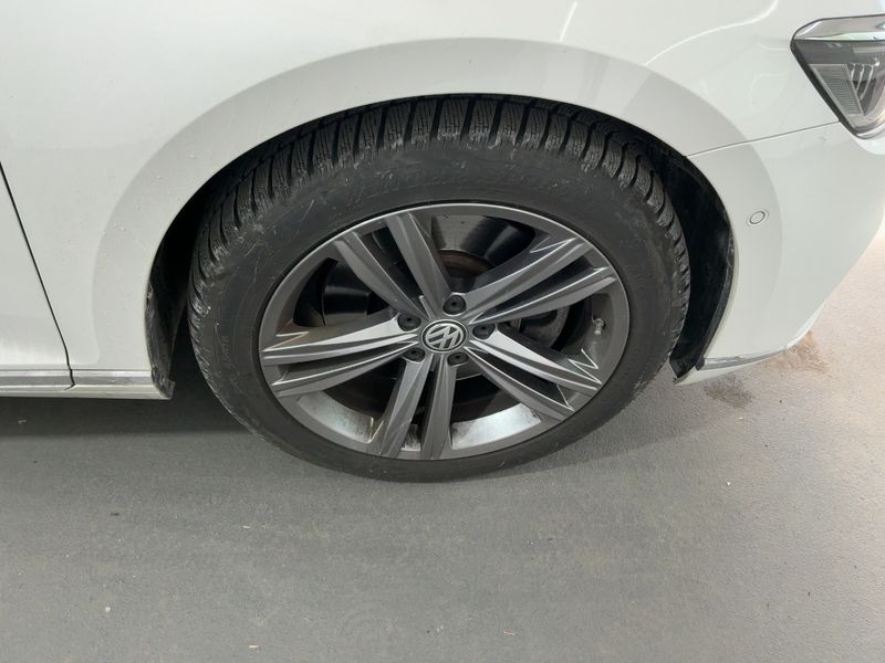 Volkswagen Passat 2.0 TSI Elegance 4Motion 2020 – снимка 11
