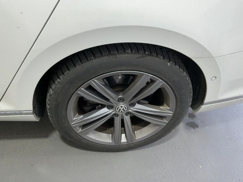 Volkswagen Passat 2.0 TSI Elegance 4Motion 2020 – снимка 5