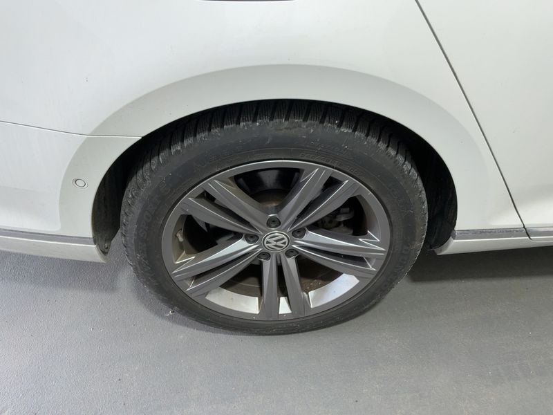 Volkswagen Passat 2.0 TSI Elegance 4Motion 2020 – снимка 9