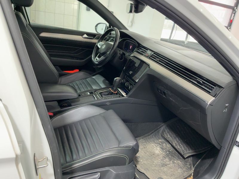 Volkswagen Passat 2.0 TSI Elegance 4Motion 2020 – снимка 16