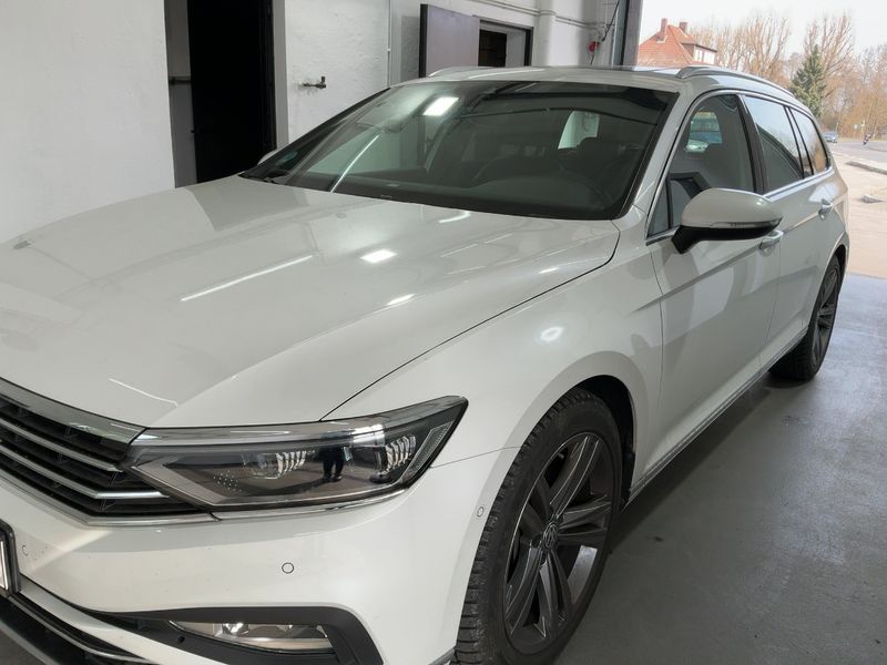 Volkswagen Passat 2.0 TSI Elegance 4Motion 2020 – снимка 2