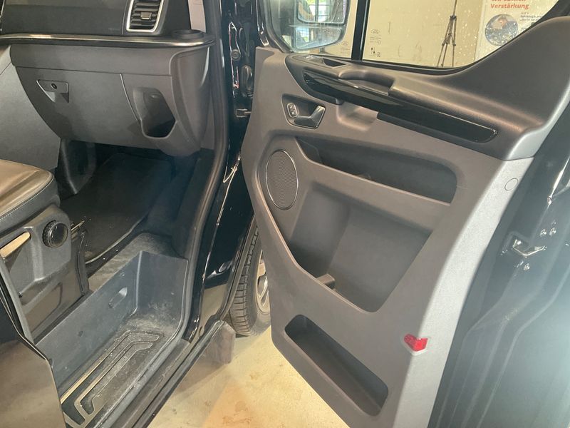 Ford Tourneo Custom 2.0 TDCi Mild-Hybrid 320 L1 Tourneo Titanium 2021 – снимка 30