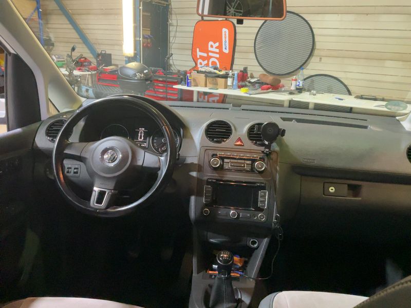 Volkswagen Caddy 2.0 TDI Edition30 2014 – снимка 17