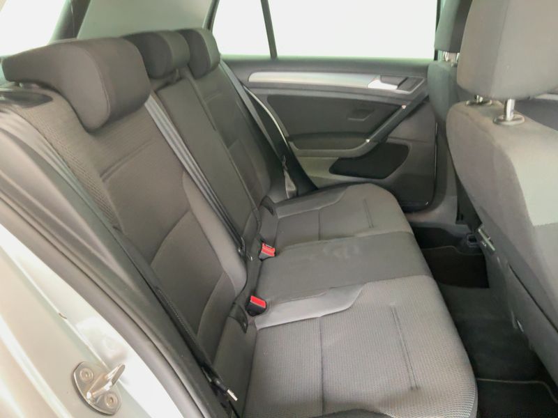 Volkswagen Golf VII 1.6 TDI Comfortline BlueMotion Tech 2019 – снимка 19