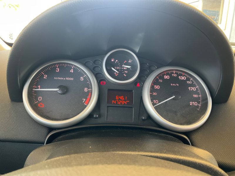 Peugeot 207 1.4 Confort 2011 – снимка 4