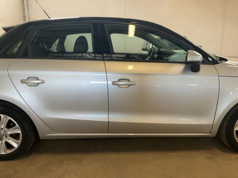 Audi A1 Sportback 1.6 TDI Attraction 2013 – снимка 10