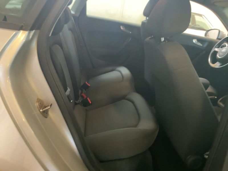 Audi A1 Sportback 1.6 TDI Attraction 2013 – снимка 19