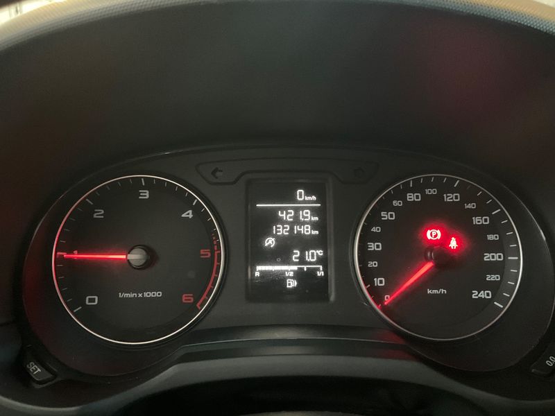 Audi A1 Sportback 1.6 TDI Attraction 2013 – снимка 18