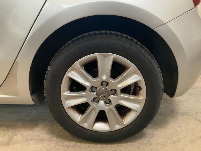 Audi A1 Sportback 1.6 TDI Attraction 2013 – снимка 5