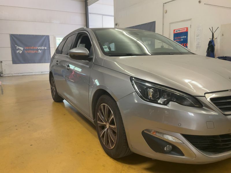 Peugeot 308 1.2 e-THP Allure 2014 – снимка 12