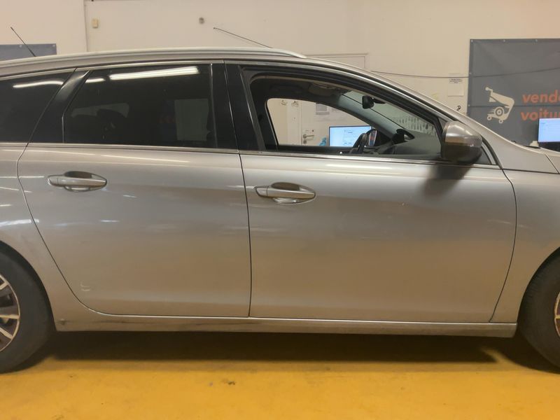 Peugeot 308 1.2 e-THP Allure 2014 – снимка 10