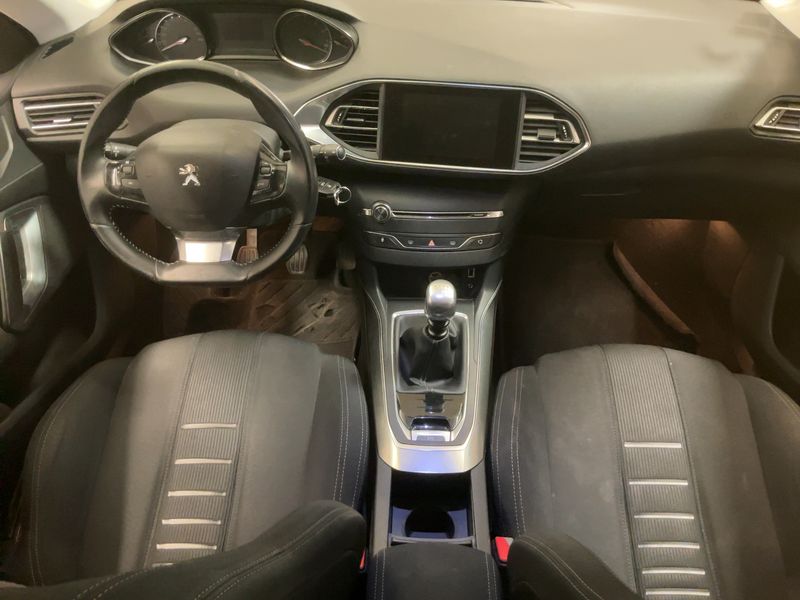 Peugeot 308 1.2 e-THP Allure 2014 – снимка 17