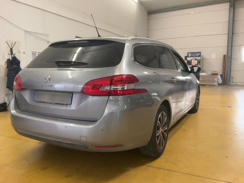 Peugeot 308 1.2 e-THP Allure 2014 – снимка 8