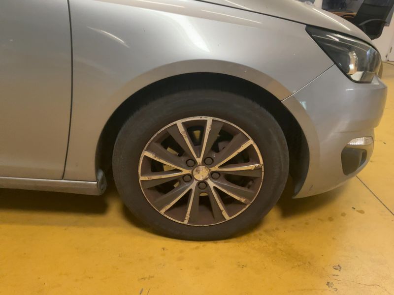 Peugeot 308 1.2 e-THP Allure 2014 – снимка 11