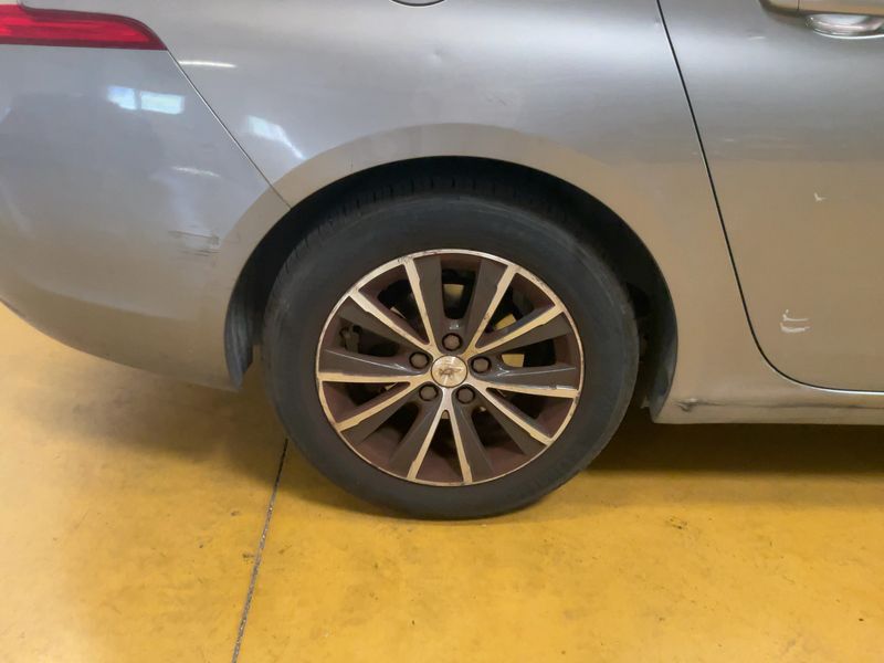 Peugeot 308 1.2 e-THP Allure 2014 – снимка 9