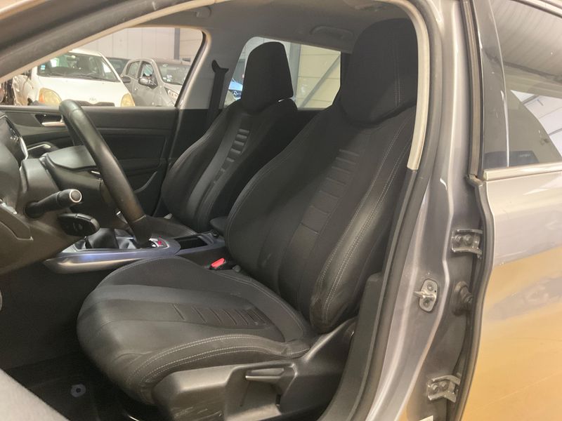 Peugeot 308 1.2 e-THP Allure 2014 – снимка 25