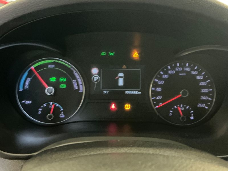 Kia Optima 2.0 Hybrid Premium 2017 – снимка 18