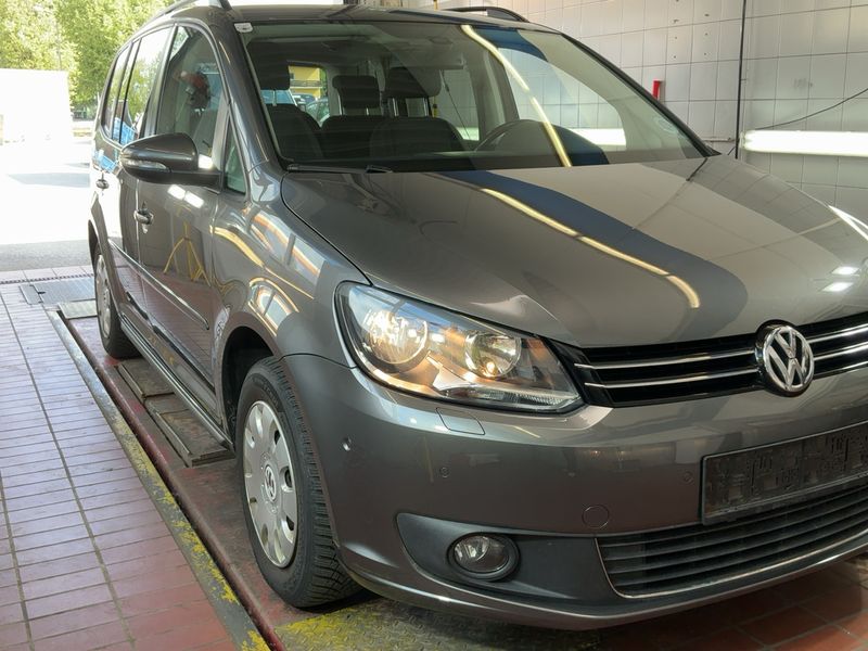 Volkswagen Touran 1.6 TDI Comfortline BlueMotion Tech 2010 – снимка на щета 12
