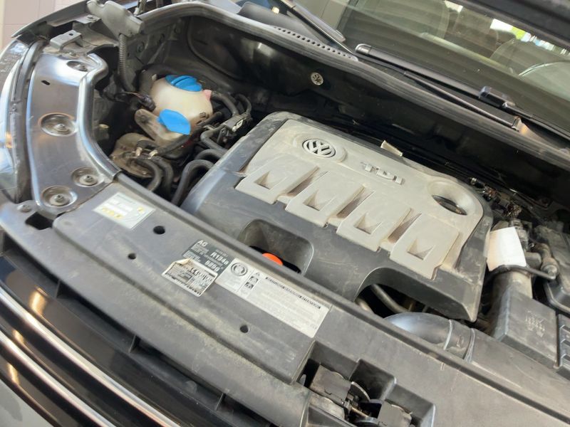 Volkswagen Touran 1.6 TDI Comfortline BlueMotion Tech 2010 – снимка 29