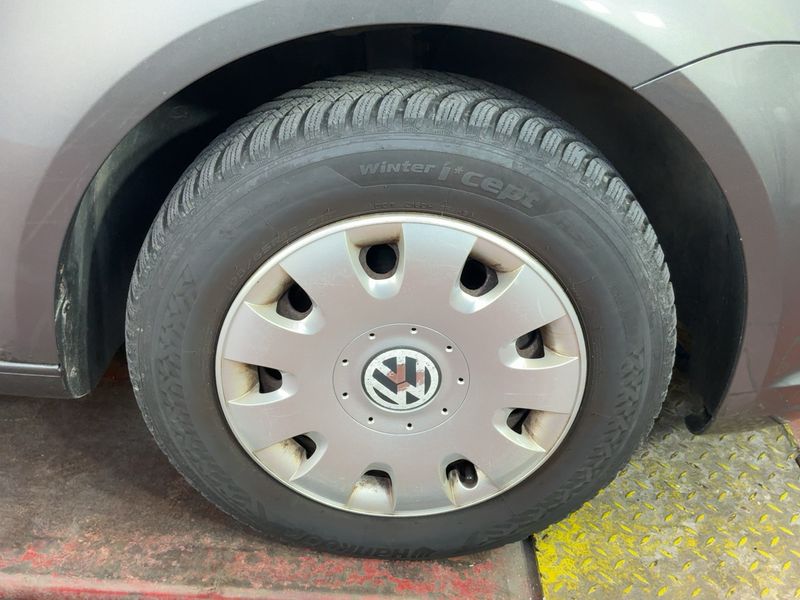 Volkswagen Touran 1.6 TDI Comfortline BlueMotion Tech 2010 – снимка 11