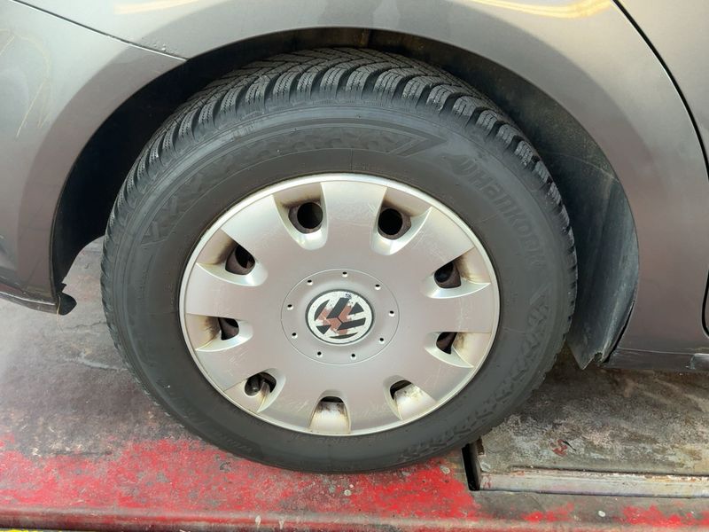 Volkswagen Touran 1.6 TDI Comfortline BlueMotion Tech 2010 – снимка 9