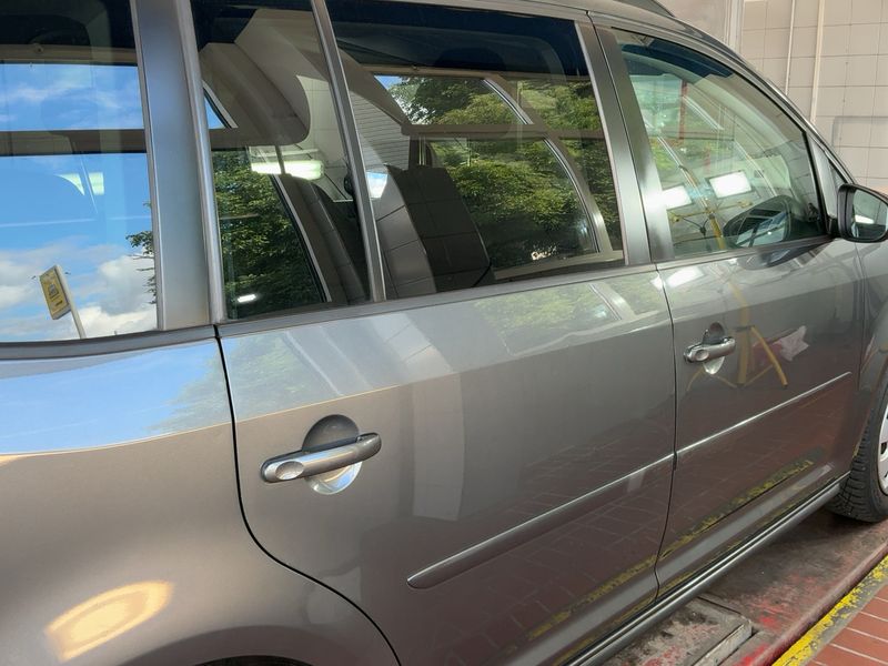 Volkswagen Touran 1.6 TDI Comfortline BlueMotion Tech 2010 – снимка на щета 10
