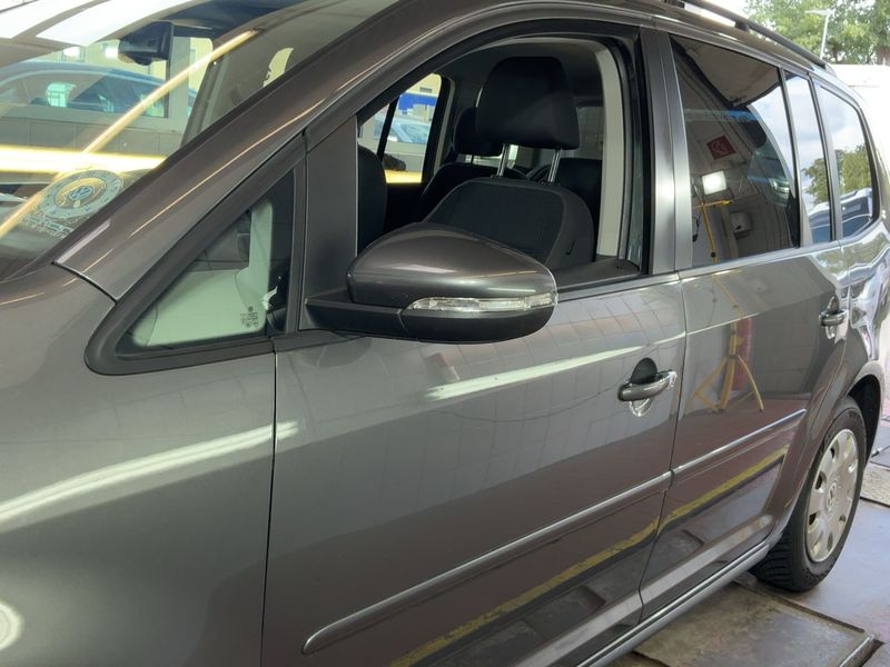 Volkswagen Touran 1.6 TDI Comfortline BlueMotion Tech 2010 – снимка 4
