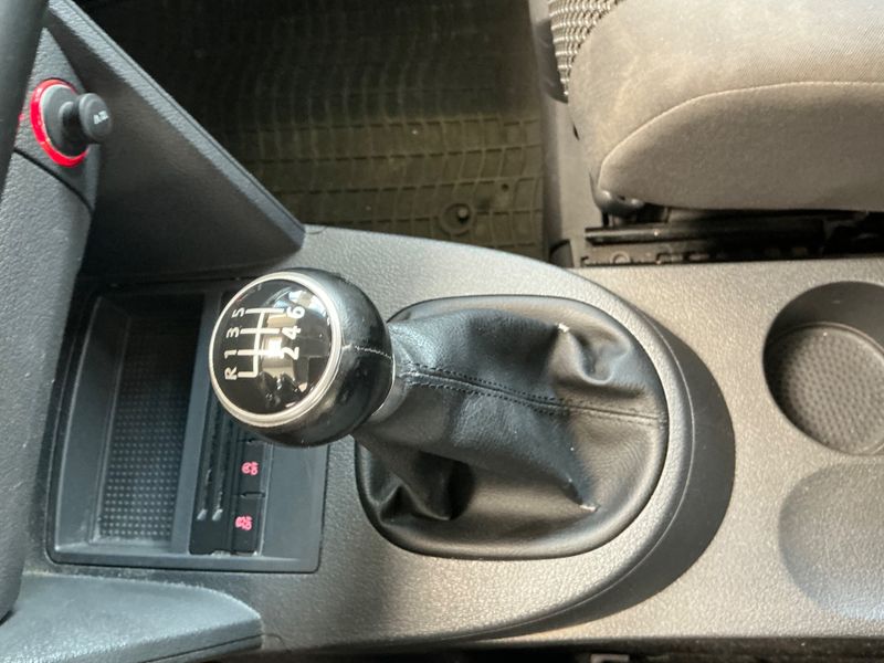 Volkswagen Touran 1.6 TDI Comfortline BlueMotion Tech 2010 – снимка на щета 39