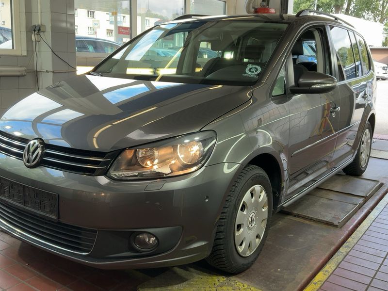 Volkswagen Touran 1.6 TDI Comfortline BlueMotion Tech 2010 – снимка 1